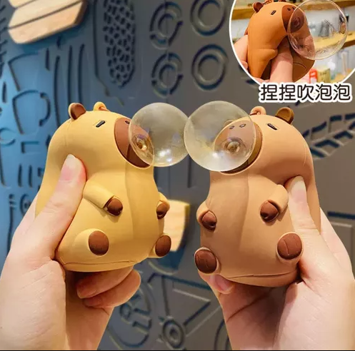 llavero capibara moco