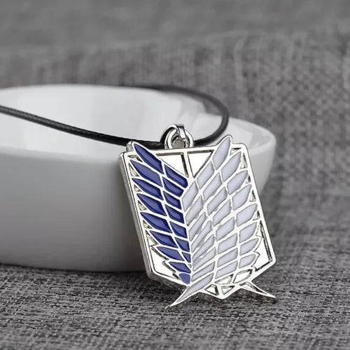 collar shingeki sin espadas