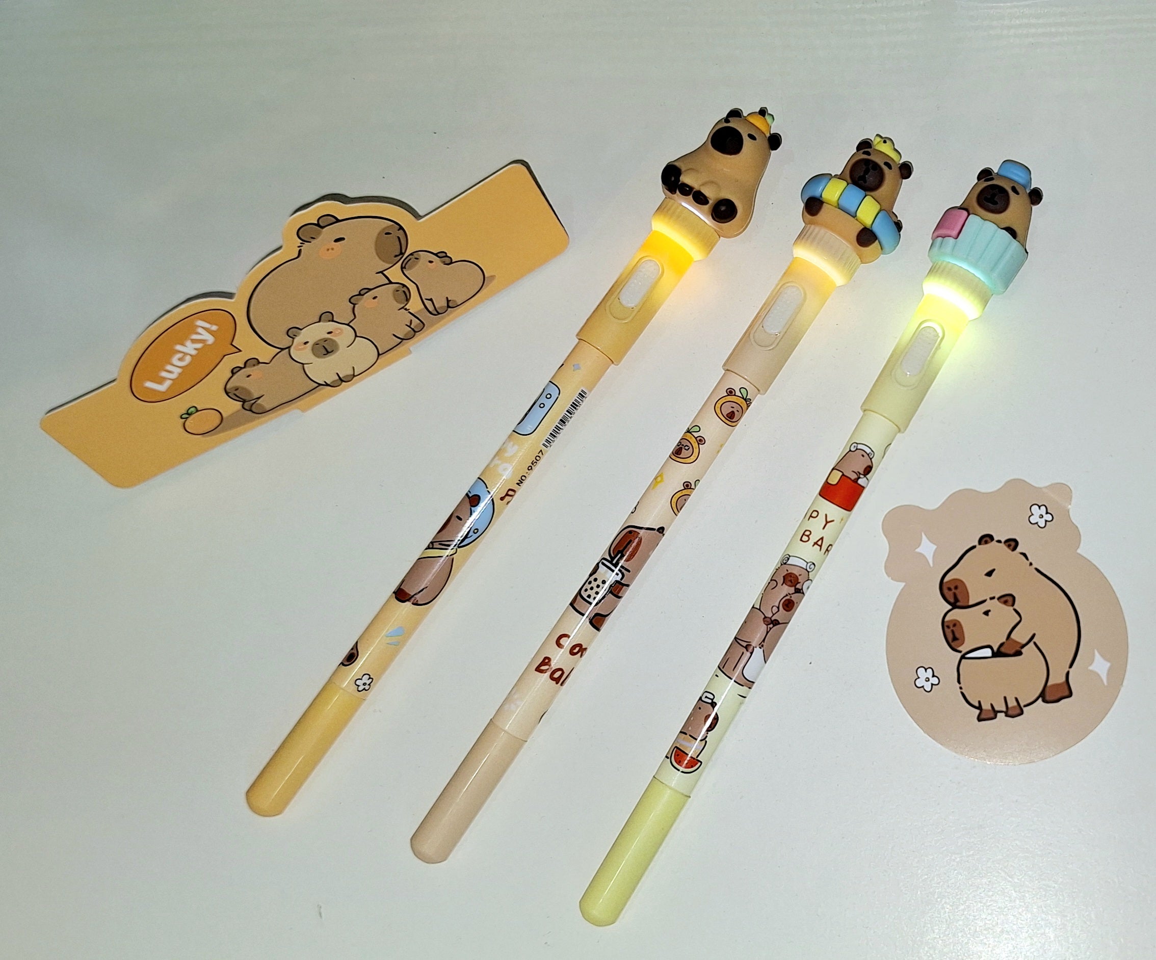 Lapiz de Capybara con detalle giratorio y de luz