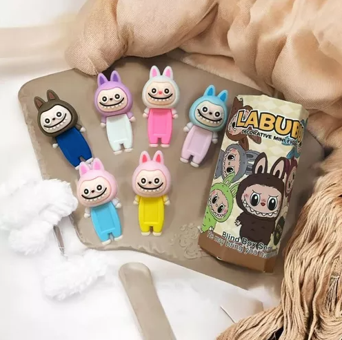 labubu mini figuras para celular