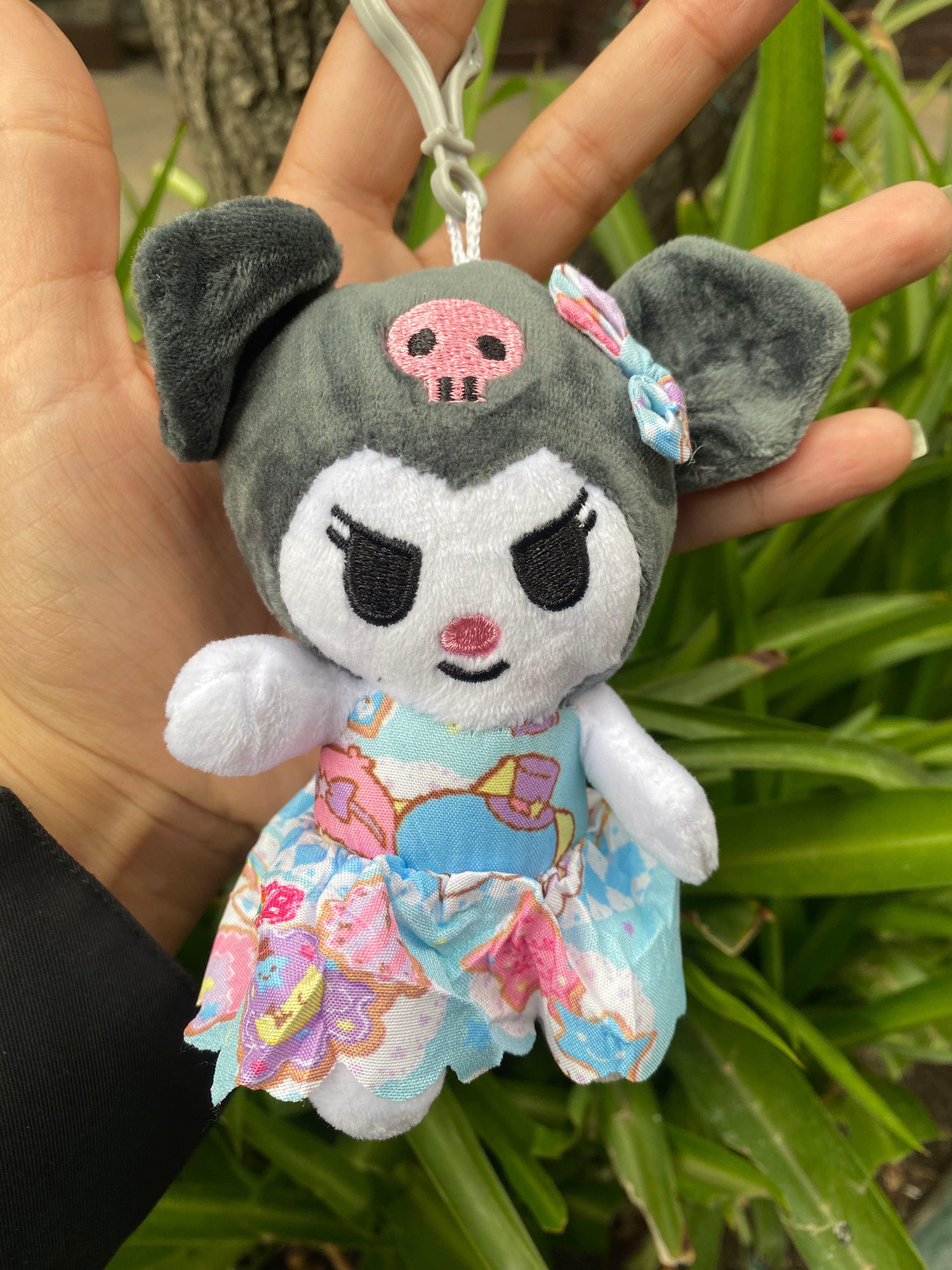 llavero kuromi vestido azul